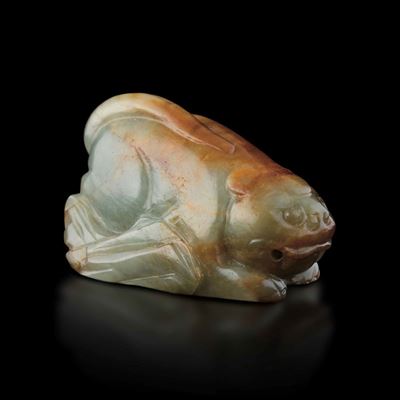Figura di Animale Fantastico in Giada Celadon e Russet, Cina, Dinastia Qing, XIX Secolo