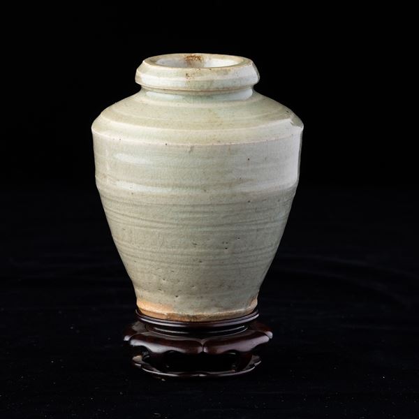 Vaso in porcellana Longquan color Celadon, Cina, Dinastia Ming, XVII secolo