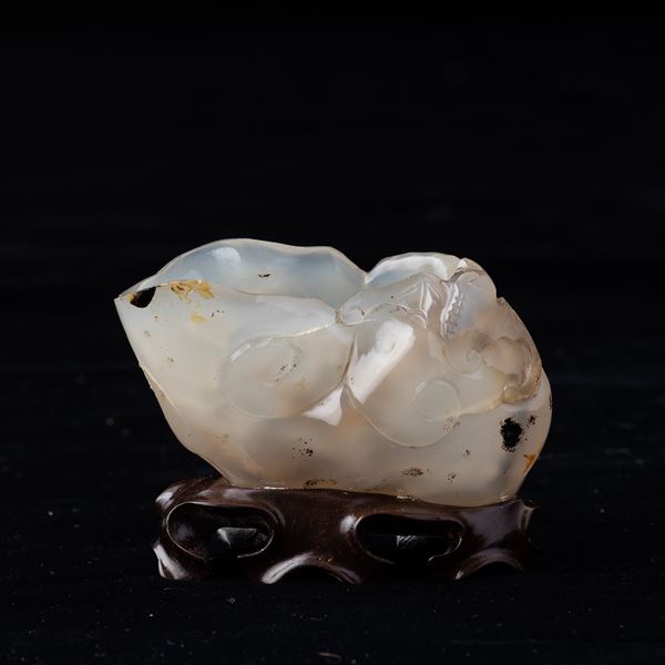 A carved agate bowl, China, Qing Dynasty