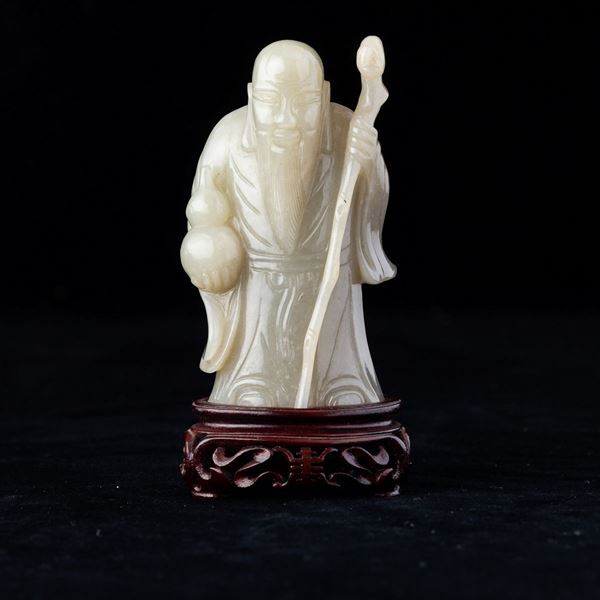 Figura di Luohan scolpita in giada Celadon, Cina, Dinastia Qing, XIX secolo