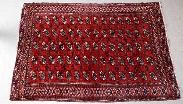 Lotto di due tappeti Turkmeni XX secolo