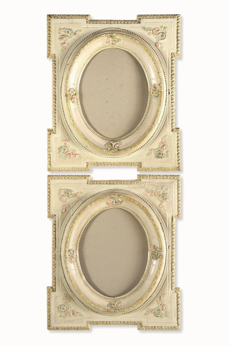 Coppa di cornici in legno intagliato e laccato  - Auction Frames - Cambi Casa d'Aste
