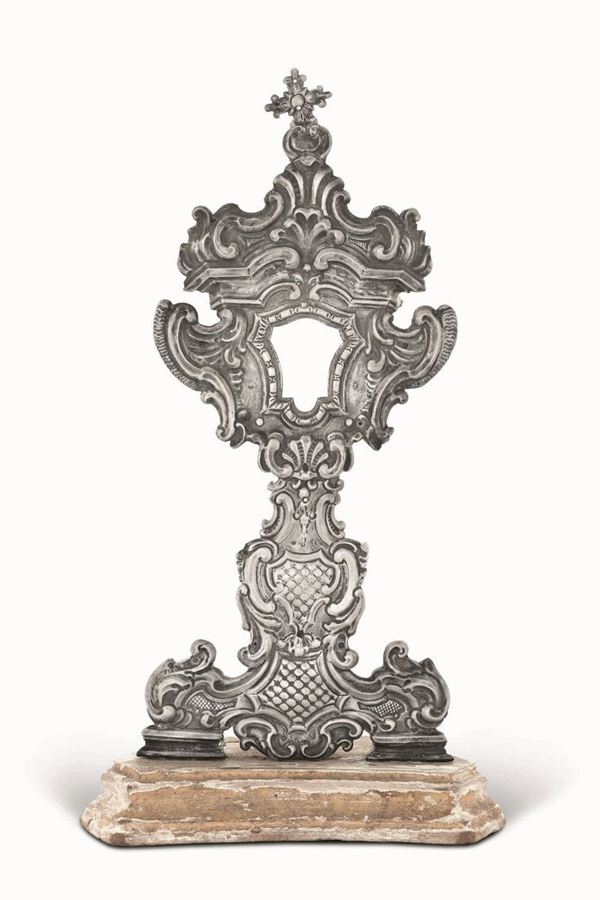 Reliquiario. Argento fuso, sbalzato e cesellato. Lucca (?) seconda metà del XVIII secolo