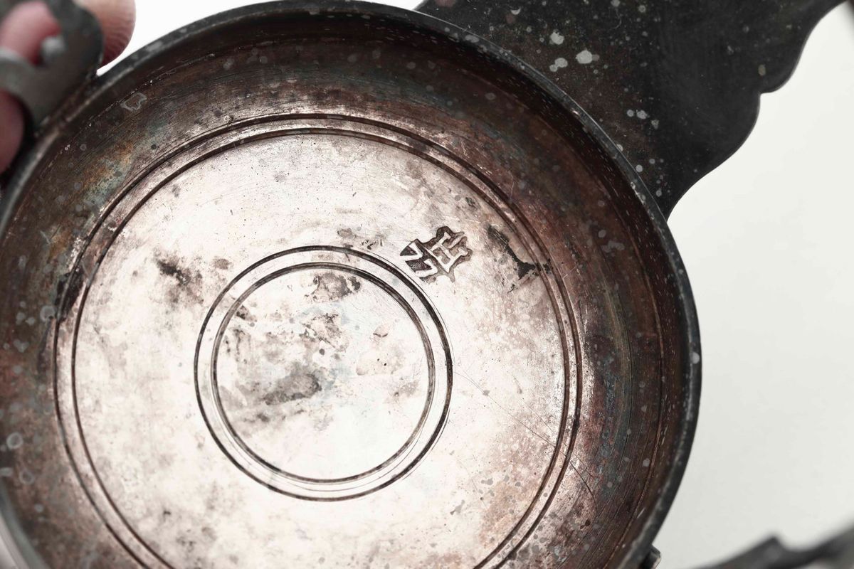 Oliera. Argento Fuso, Sbalzato e Cesellato. Genova Marchio della "torretta" per L'anno 1780