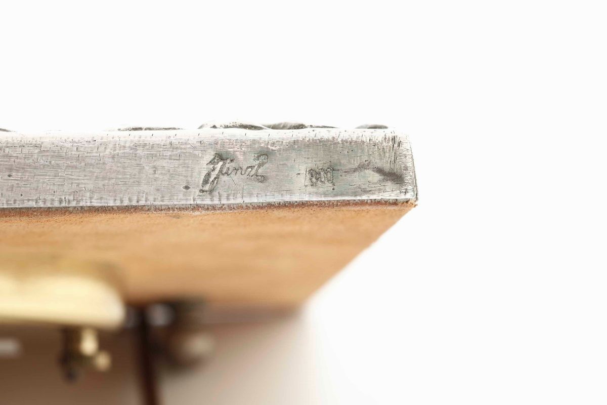 Sveglia da Tavolo. Cornice in Argento Fuso e Sagomato. Argenteria Italiana del XX-XXI Secolo per ...