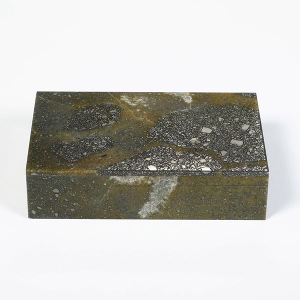 Scatola in pietra dura (pirite e quarzo nero ?). XX secolo
