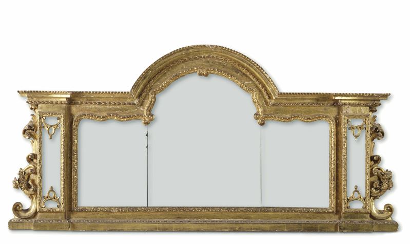 Specchiera da camino sagomata in legno intagliato e dorato. Italia centrale, XVIII secolo  - Auction Frames - Cambi Casa d'Aste