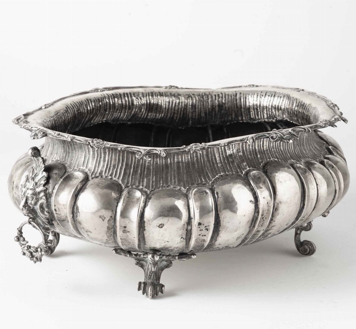 Caspeaux. Argento Fuso, Sagomato e Cesellato. Argenteria Artistica Milanese del XX Secolo. Argent...