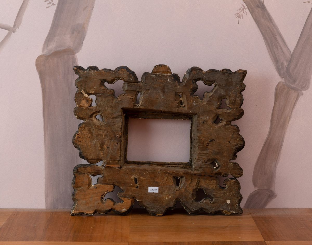 Piccola Cornice in Legno Laccato e Dorato. XVIII Secolo