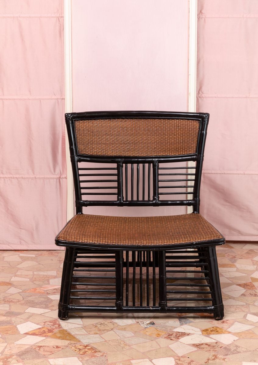 Sedia in Legno Laccato con Seduta e Schienale in Rafia. Giappone, XX Secolo