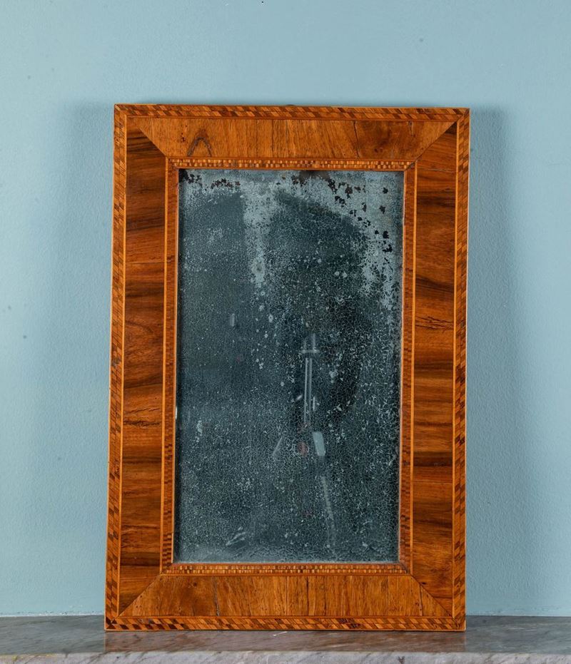 Specchio con cornice lastronata e filettata. XIX-XX secolo  - Asta ECLECTICA, the home of designer Nicolò Castellini Baldissera - Cambi Casa d'Aste