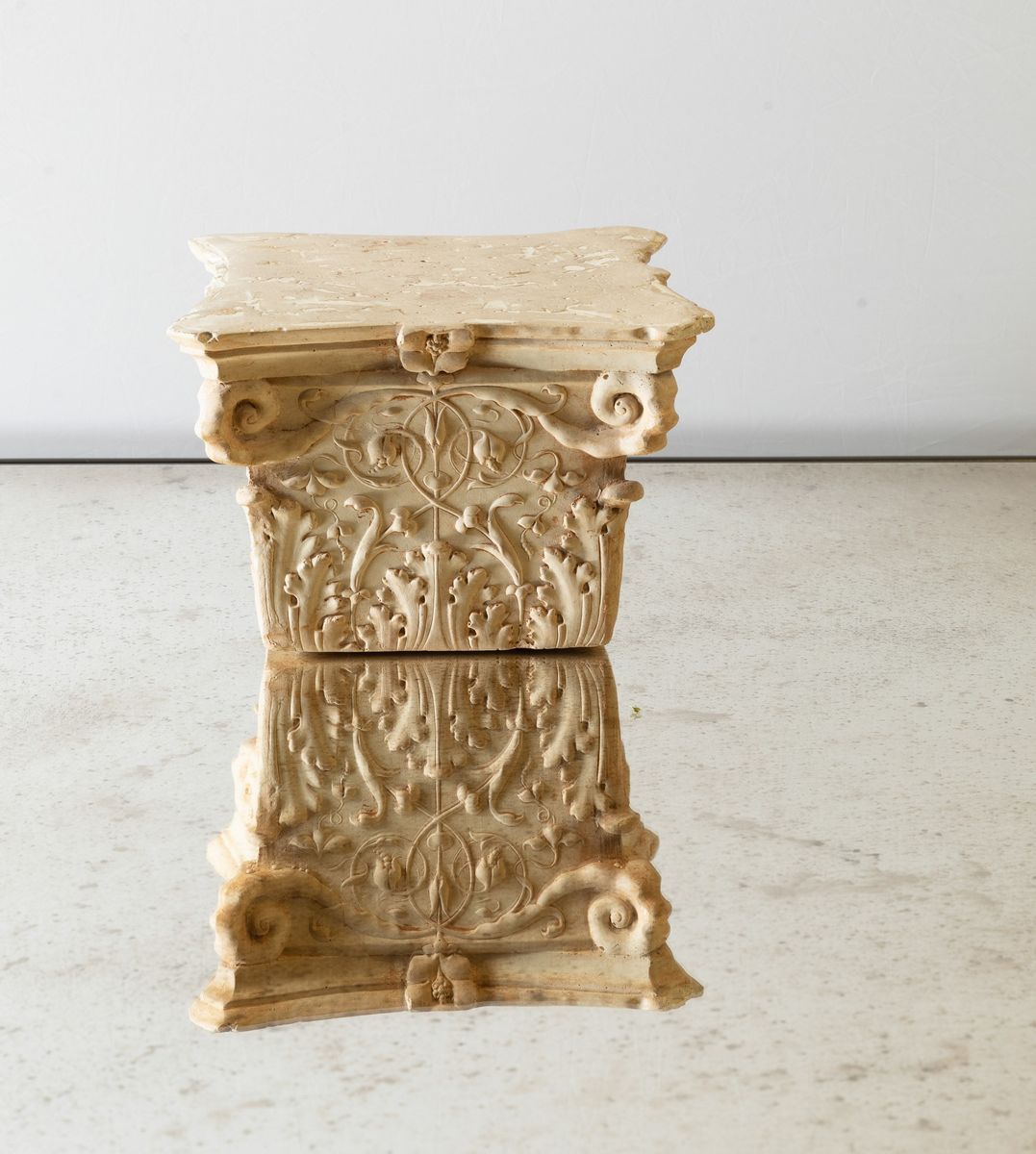 Modello di Capitello Corinzio in Gesso. XX Secolo