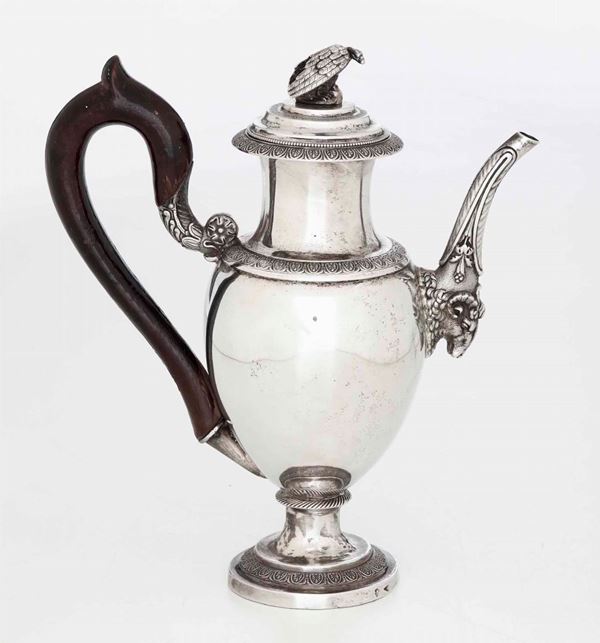 Caffettiera in argento. Manifattura lombardo veneta del XIX secolo. Bolli non pertinenti