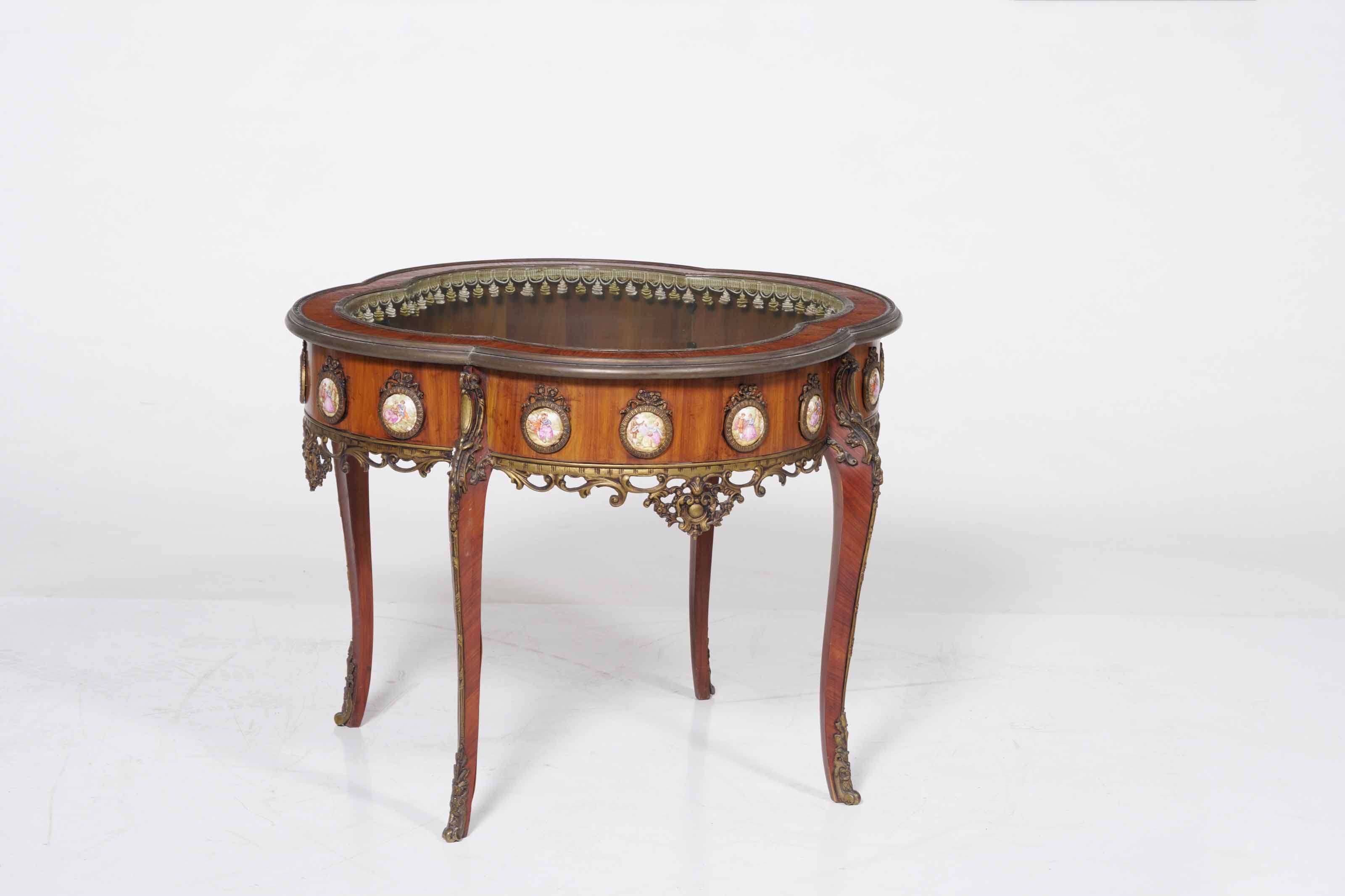 Tavolo Vetrina in Bois De Rose. Francia, Napoleone III