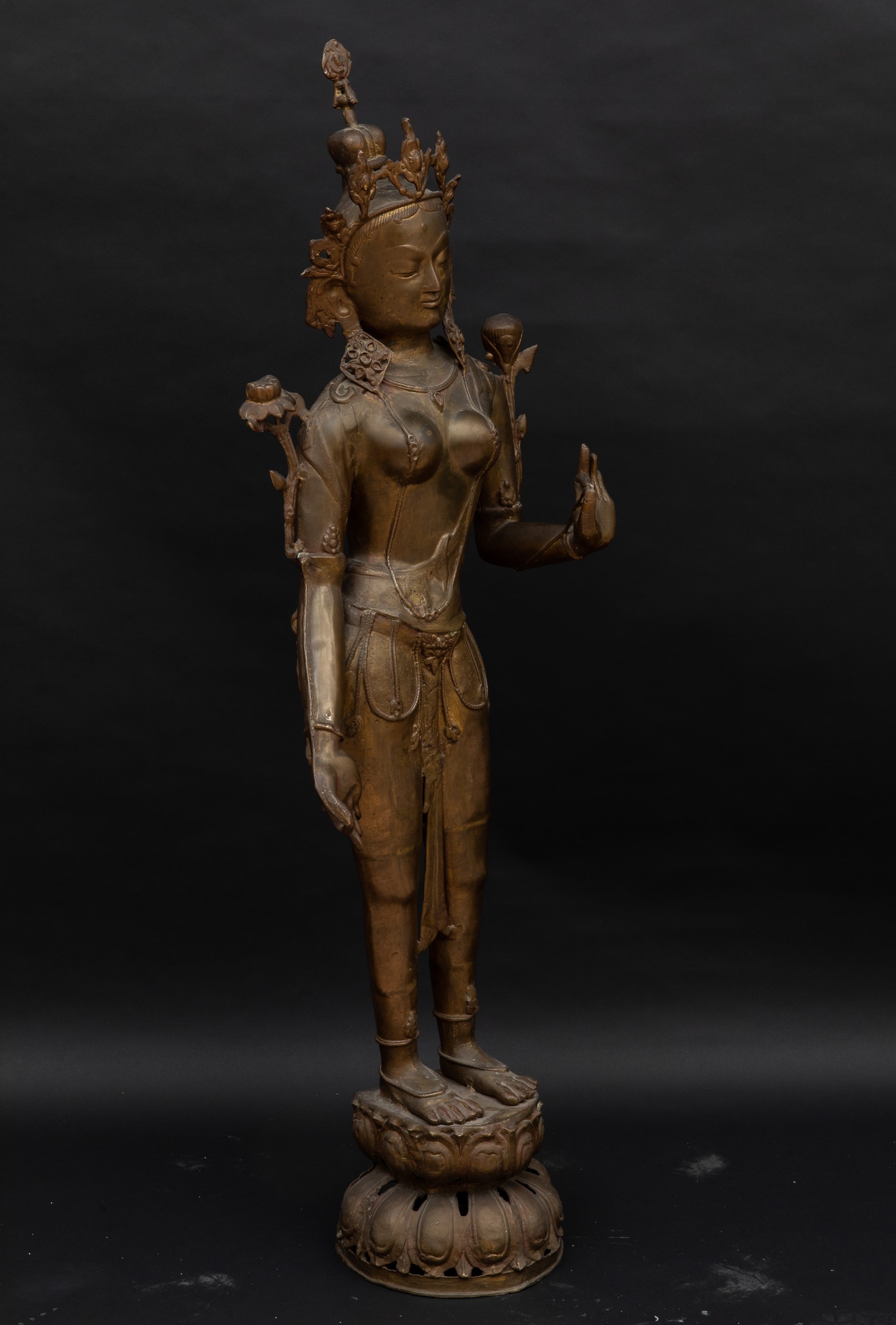 Grande Figura in Bronzo Raffigurante Amitaya Stante, Tibet, XX Secolo