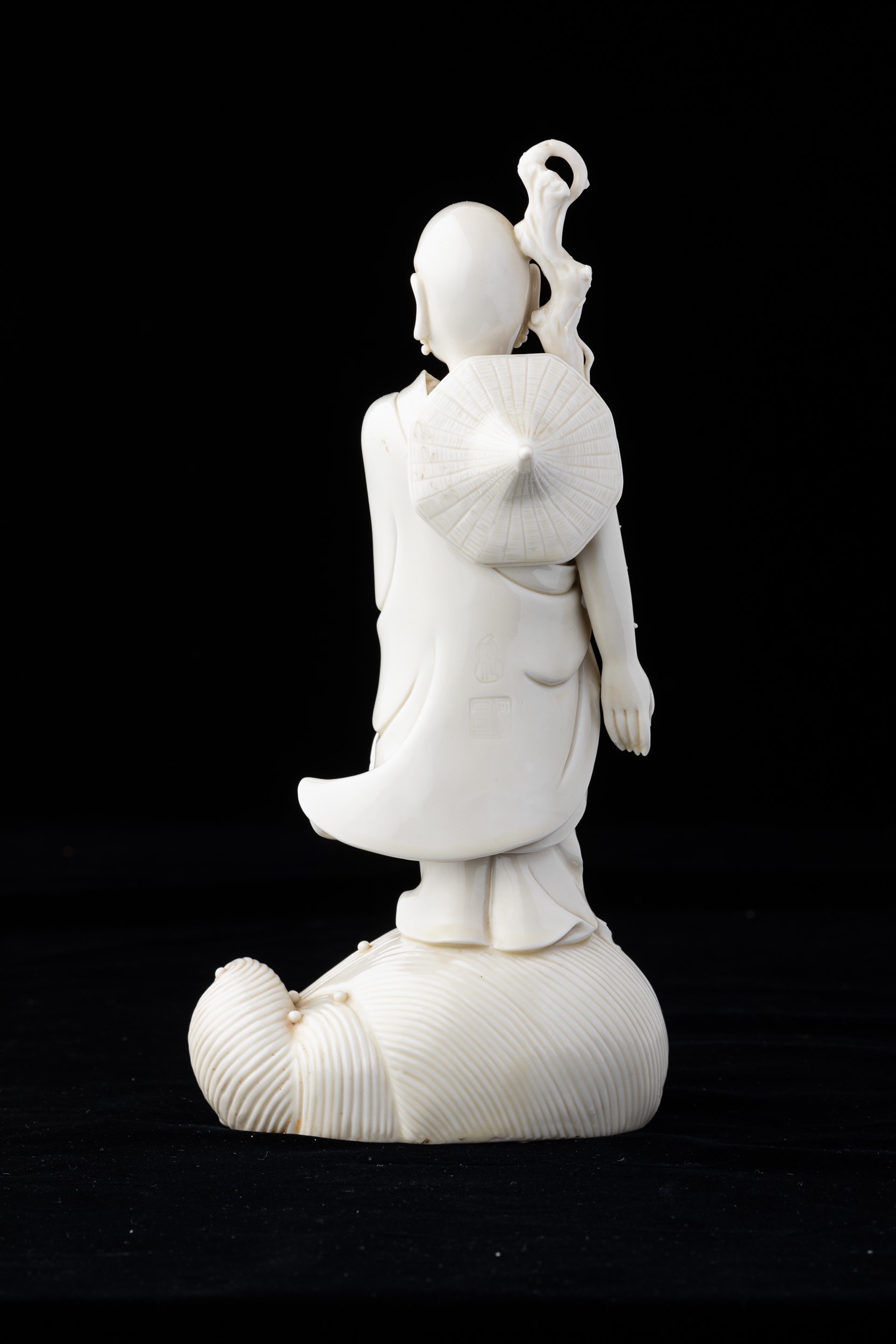 Figura di Saggio in Porcellana Blanc De Chine, Dehua, Cina, XX Secolo