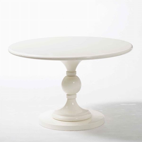 Tavolo in legno dipinto bianco con gamba centrale tornita