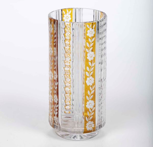 Lotto di due vasi in cristallo di cui uno con parti in argento