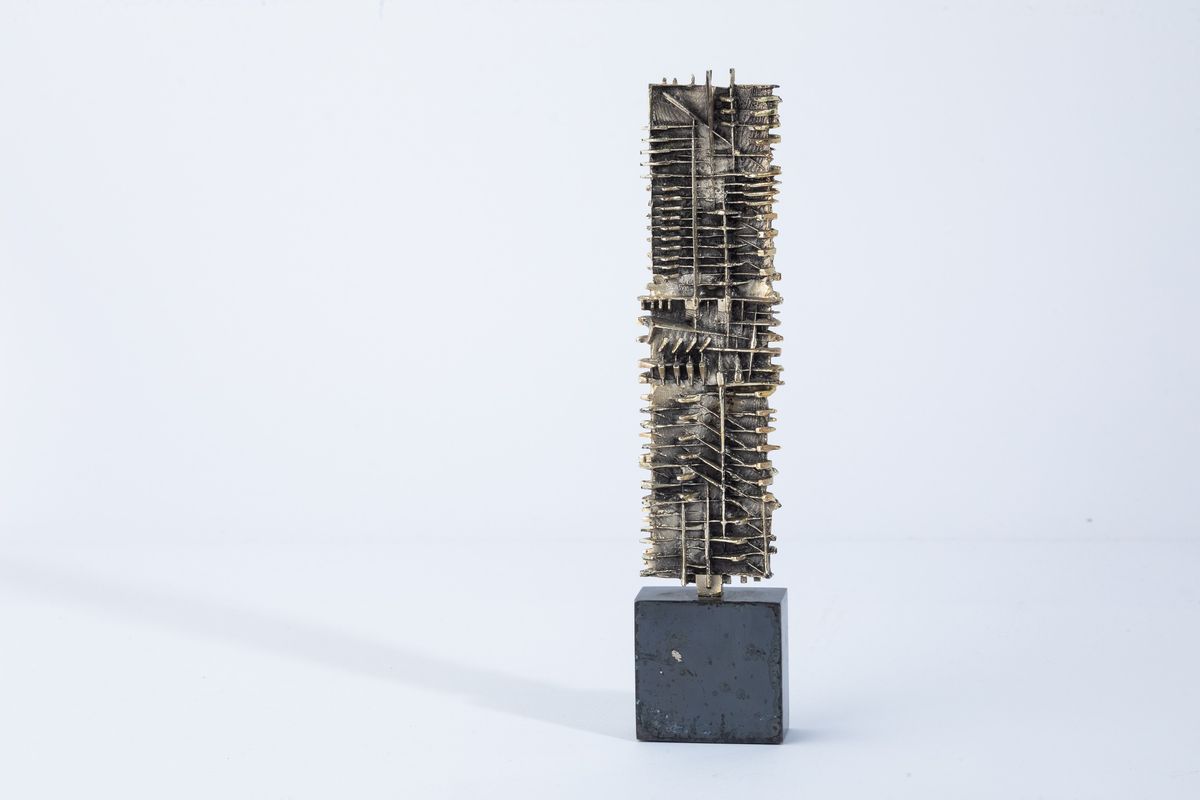 Arnaldo Pomodoro - Stele