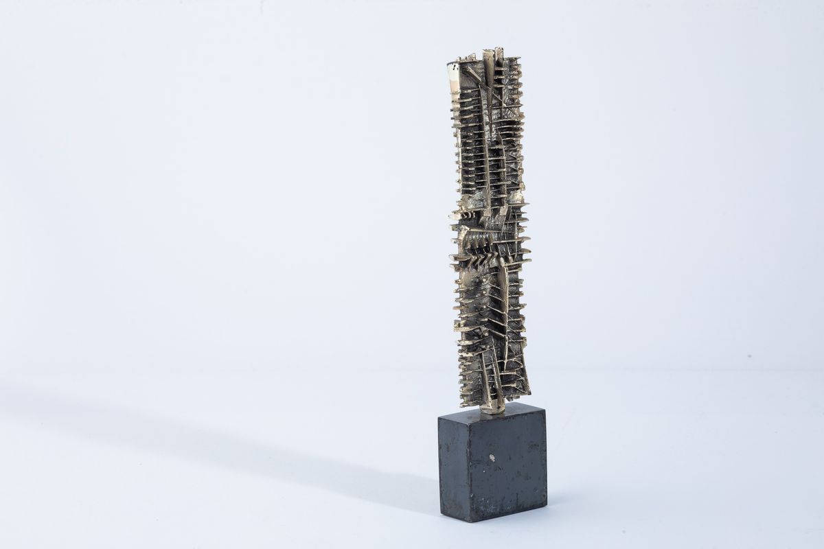 Arnaldo Pomodoro - Stele