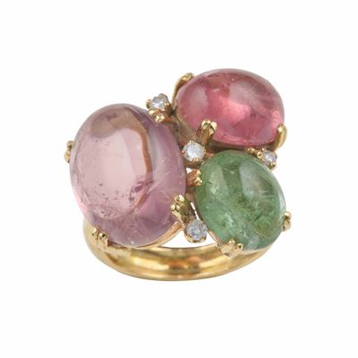 Anello con Tormaline Taglio Cabochon e Piccoli Diamanti