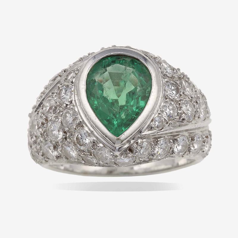Anello con smeraldo taglio goccia e diamanti  - Asta Vintage Jewellery - Cambi Casa d'Aste