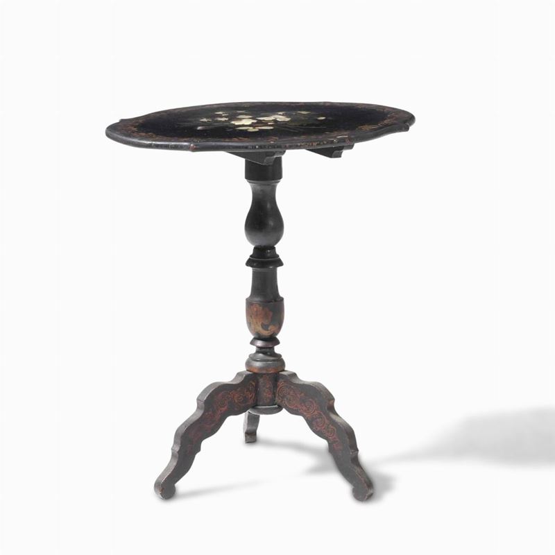 Tavolino a vela in legno ebanizzato. Genova, seconda metà XIX secolo  - Asta Dimore italiane | Cambi Time - Cambi Casa d'Aste