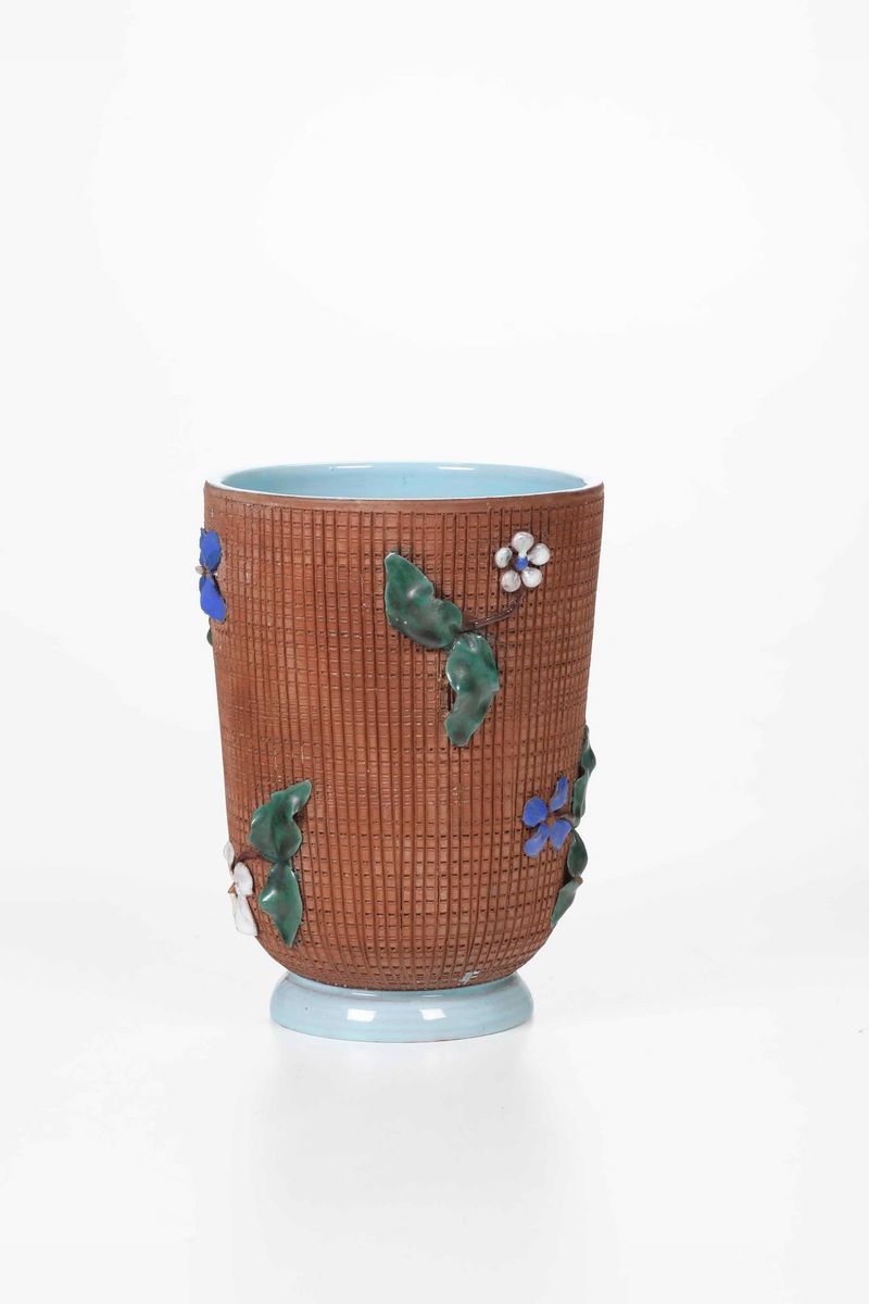Zaccagnini, Vaso in ceramica decorato con fiori e foglie