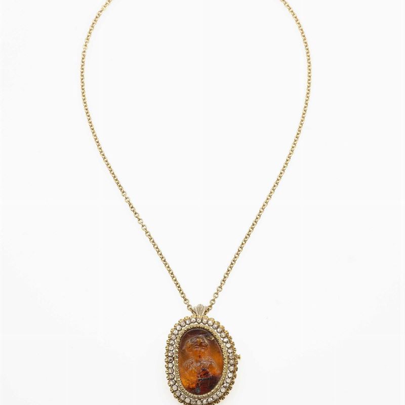 necklace with cameo on amber and diamond pendant  - Auction Jewels - Cambi Casa d'Aste
