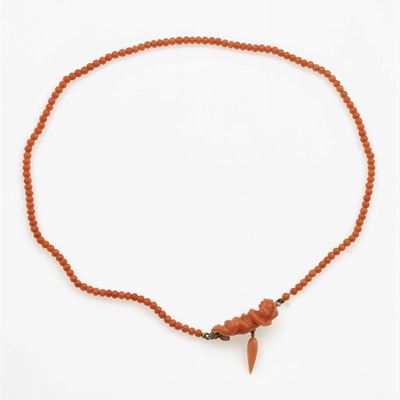 Collana in Corallo con Piccolo Putto