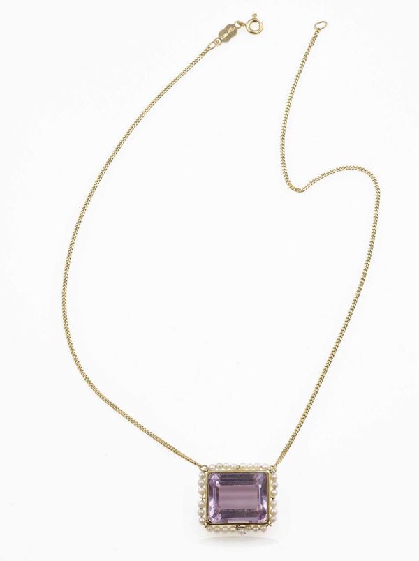 Amethyst, pearl and gold pendant