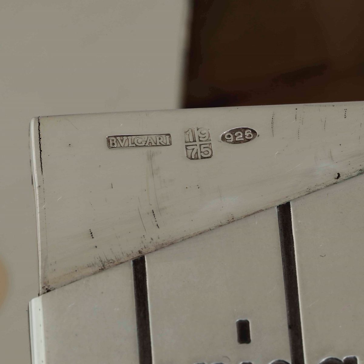 Scatola per il Bridge. Legno, Argento 925, Smalti Colorati e Oro. Maison Bulgari, Italia 1975