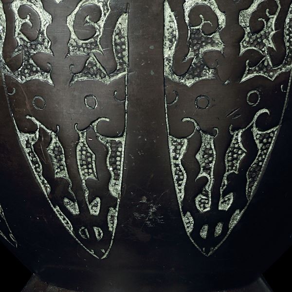 Vaso in bronzo con decori incisi d'ispirazione arcaica, Cina, XX secolo
