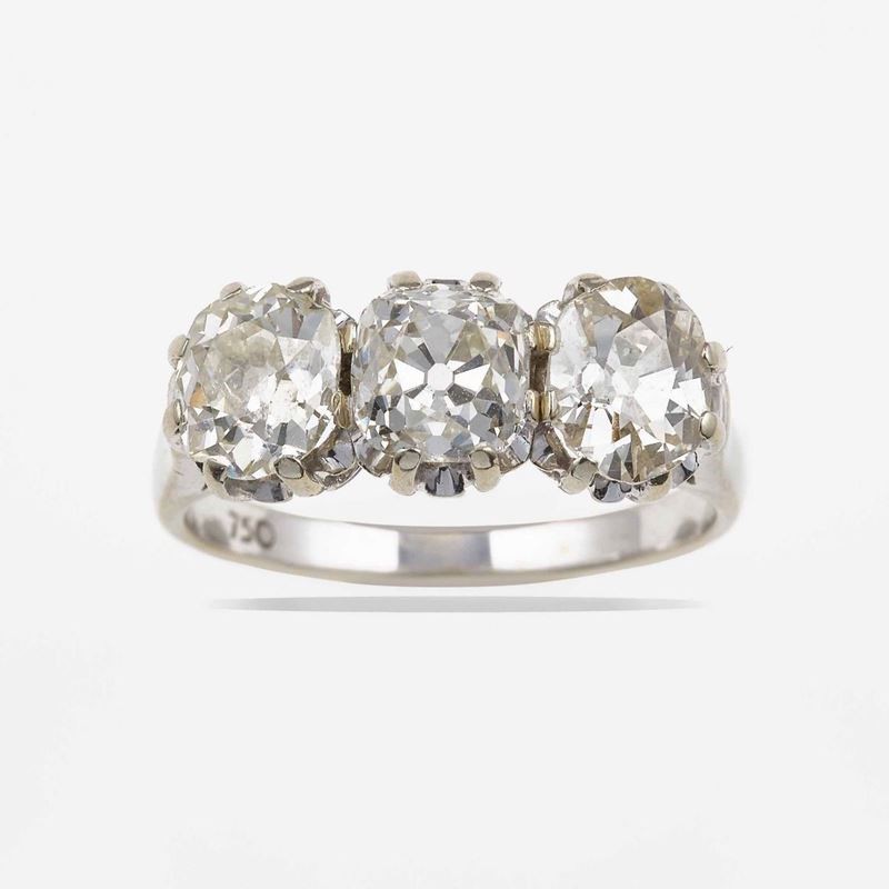 Anello con tre diamanti di vecchio taglio per ct 3.00 circa  - Asta Fine Jewels - Cambi Casa d'Aste