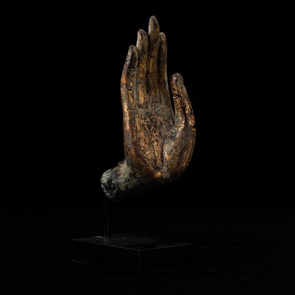 A partly gilt bronze hand, Thailand, 1700s