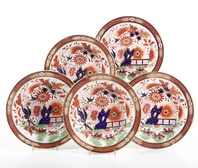 Cinque Piatti in Porcellana con Decori Naturalistici, Cina, XX Secolo