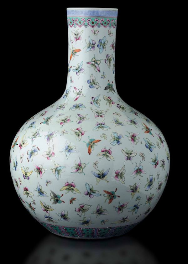 A Tianqiuping porcelain vase, China, Qing Dynasty