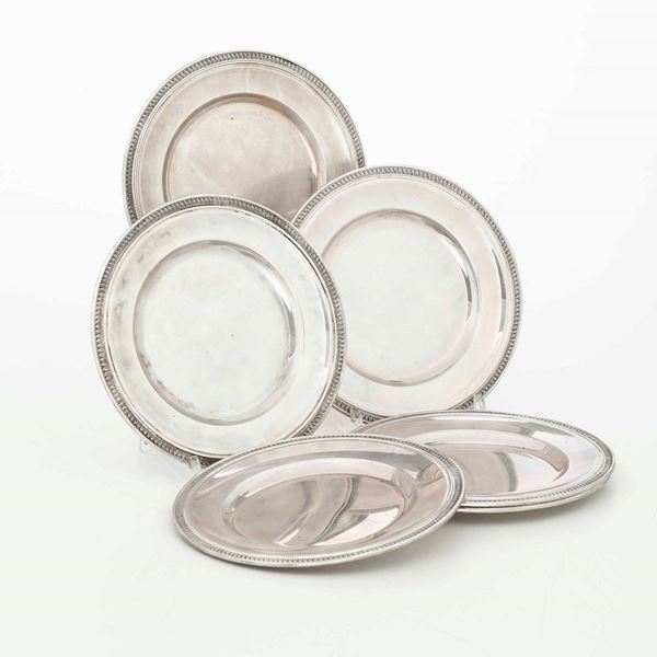 Gruppo di sei piatti in argento. Argenteria italiana del XX secolo per gioielleria Gabrielli