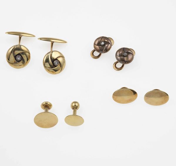 Two pairs of gold cufflinks and dress set