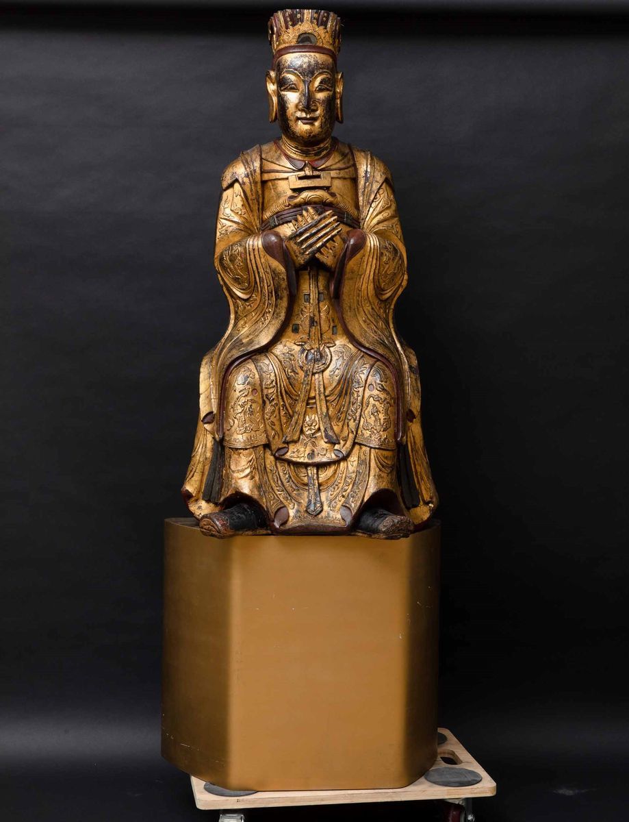 Importante Figura di Dignitario in Legno Laccato e Dorato, Cina, Canton, Dinastia Qing, Prima Met...