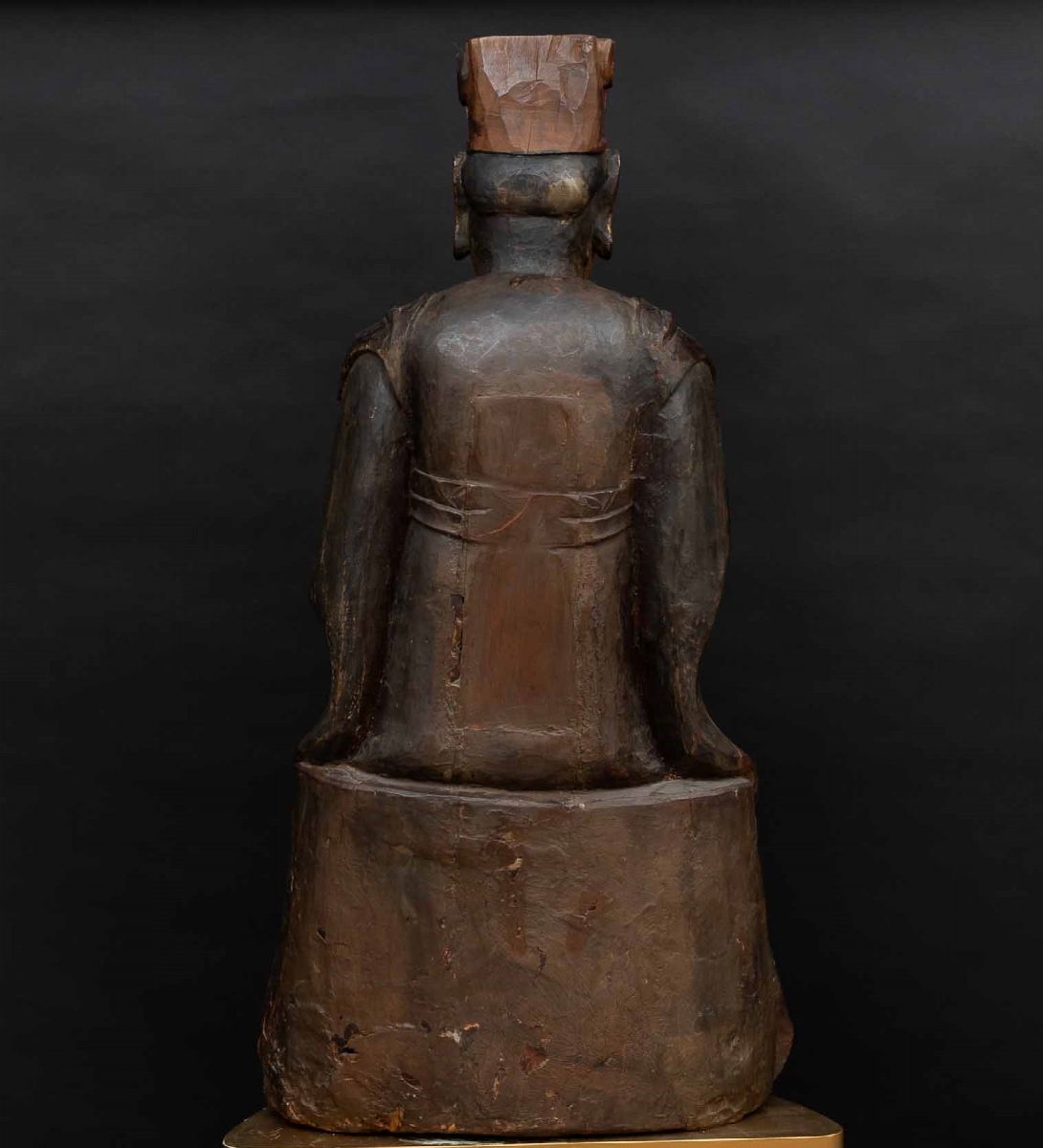 Importante Figura di Dignitario in Legno Laccato e Dorato, Cina, Canton, Dinastia Qing, Prima Met...