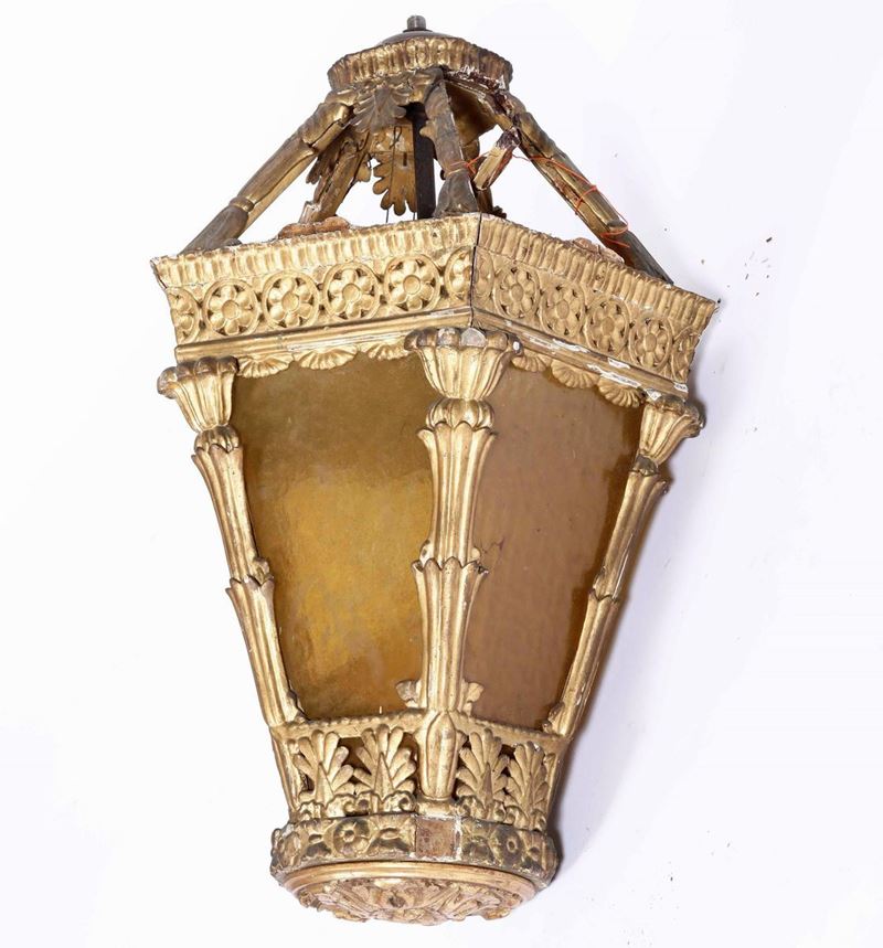 Lanterna in legno intagliato e dorato. XIX-XX secolo  - Auction Antique January  [..]