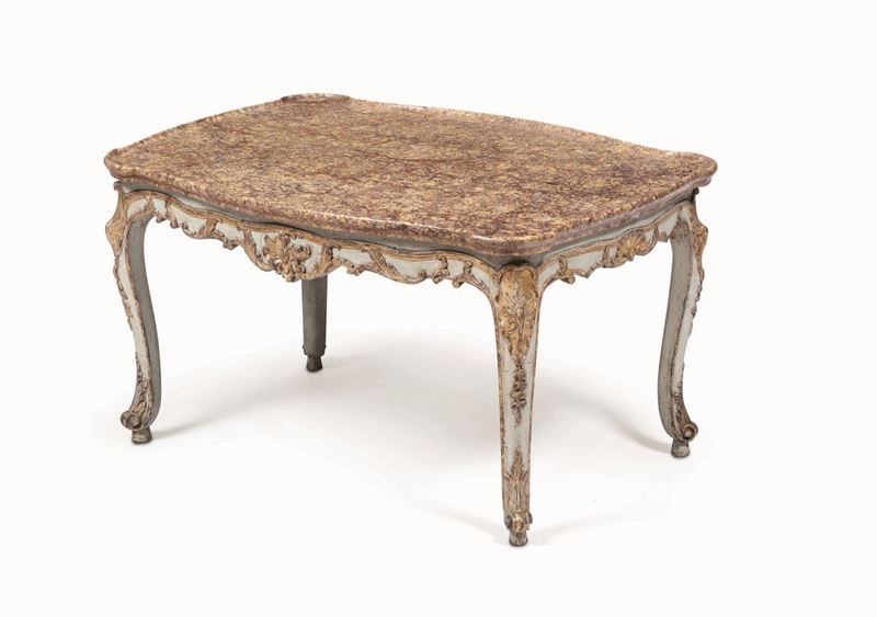 Tavolo basso da centro in stile Luigi XV  - Asta Dimore Italiane - Cambi Casa d'Aste