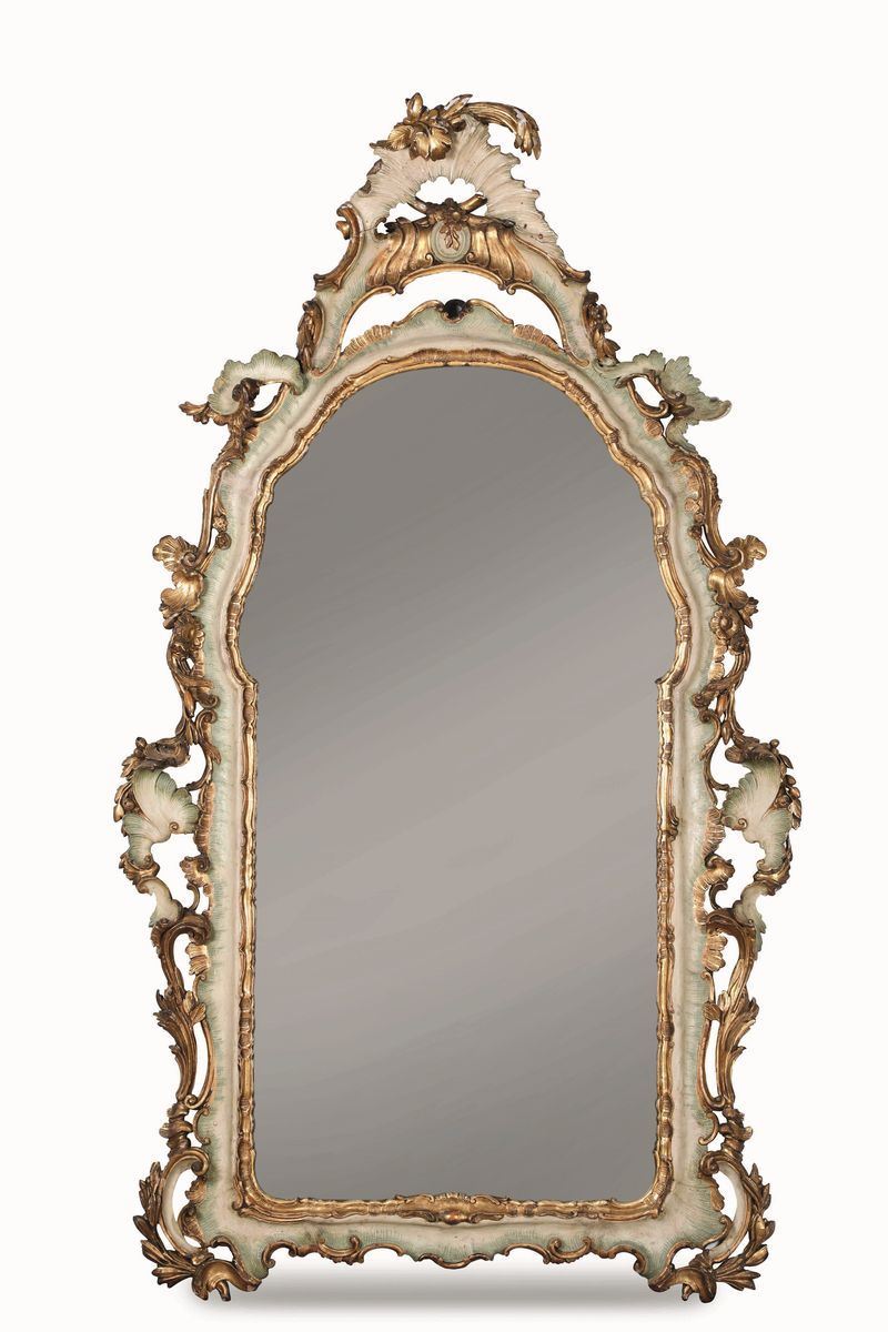 Grande specchiera in legno laccato e dorato. Venezia metà XVIII secolo  - Auction Italian Mansions - Cambi Casa d'Aste