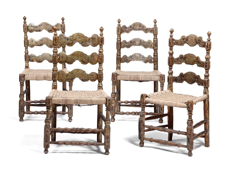 Serie di quattro sedie rustiche con fiori policromi su fondo argentato a mecca, Sicilia, XVIII secolo  - Asta Antiquariato Luglio - Cambi Casa d'Aste