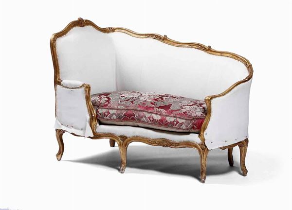 Piccolo divanetto a corbeille in legno intagliato e dorato, stile Luigi XV