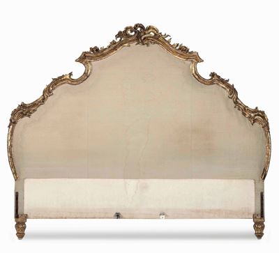 Testiera da Letto Sagomata con Cornice in Legno Intagliato e Dorato, Stile Settecentesco