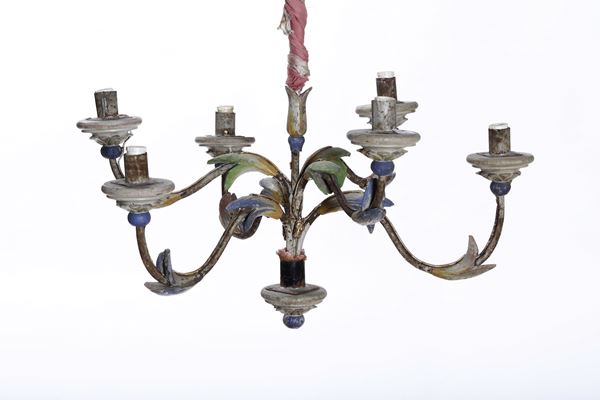 Piccolo lampadario in metallo dipinto in policromia, Piemonte