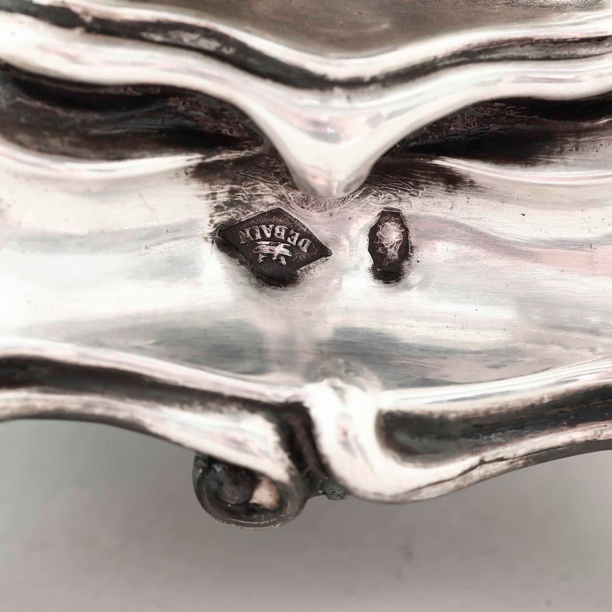 Senapiera in Argento e Vetro. Argenteria Francese del XIX Secolo