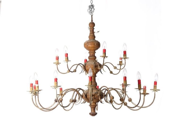 Lampadario in legno e metallo a diciotto luci su due ordini  - Auction Antique October | Cambi Time - Cambi Casa d'Aste